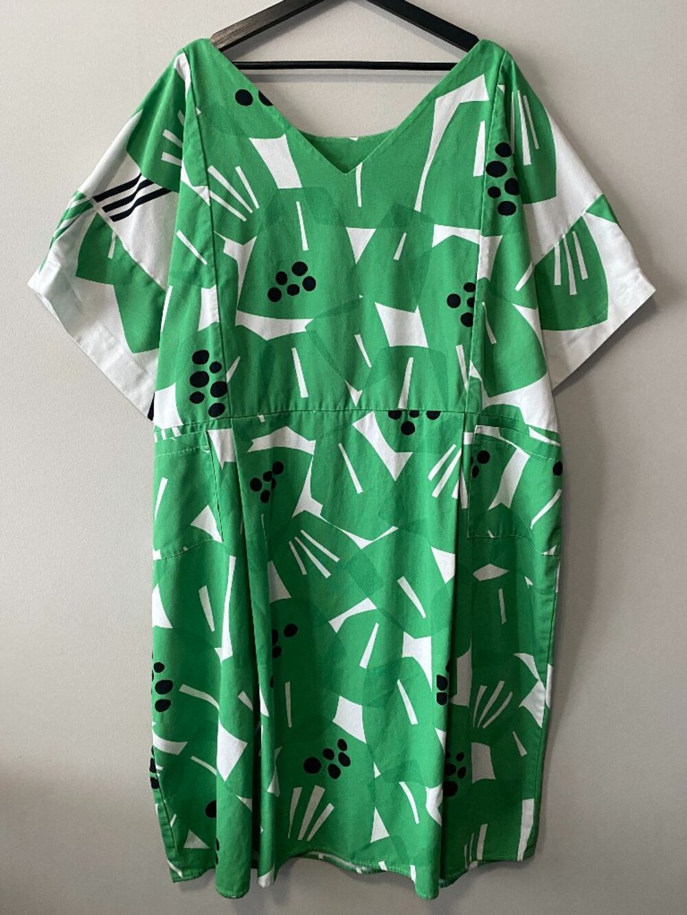 Handmade Plus Size Green White Black Abstract Pattern Pockets Dress